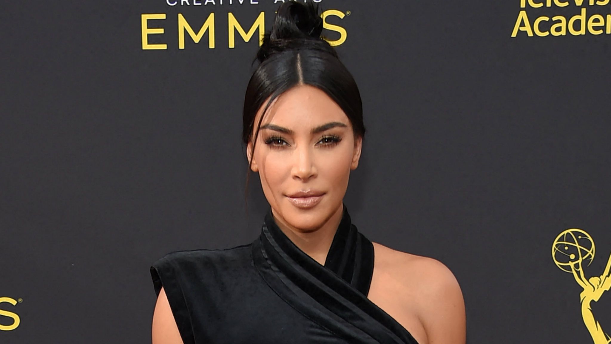 Kim Kardashian fait fondre la Toile avec des clichés de Psalm et de sa cousine True