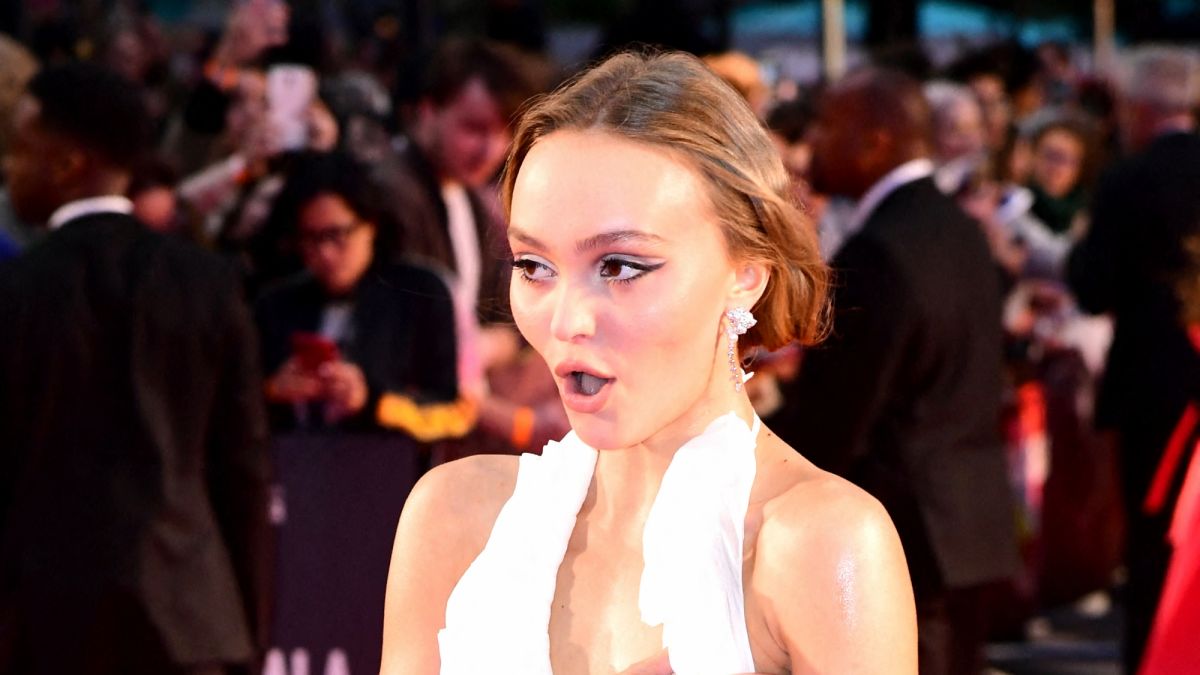 Oups ! Lily-Rose Depp frôle l'accident vestimentaire en plein tapis rouge !