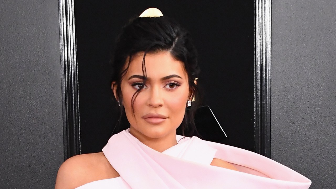 Travis Scott aurait trompé Kylie Jenner avec une mannequin : les fans sont scandalisés !