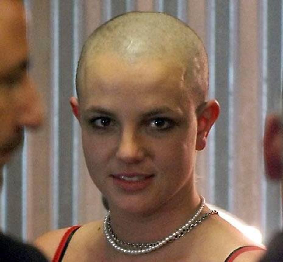 Britney Spears : des témoins racontent pourquoi elle s'est rasé le crâne en 2007
