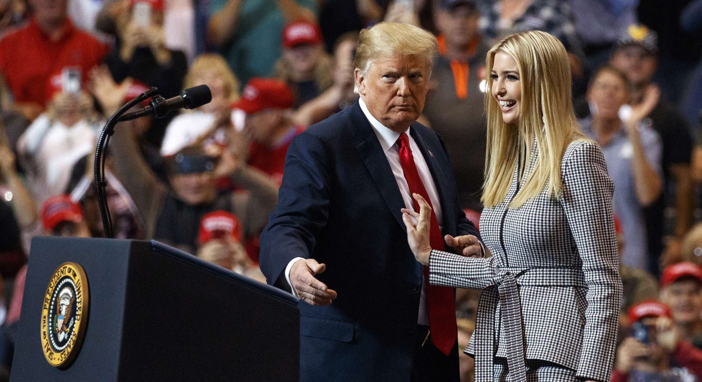 Donald Trump : sa fake news sur sa fille Ivanka Trump fait rire Internet !