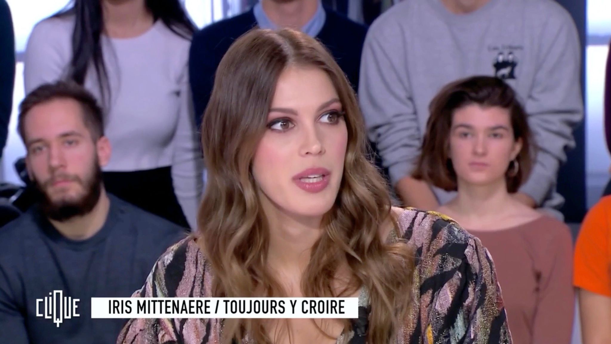 Iris Mittenaere lourdement draguée par des footballeurs : Elle balance !