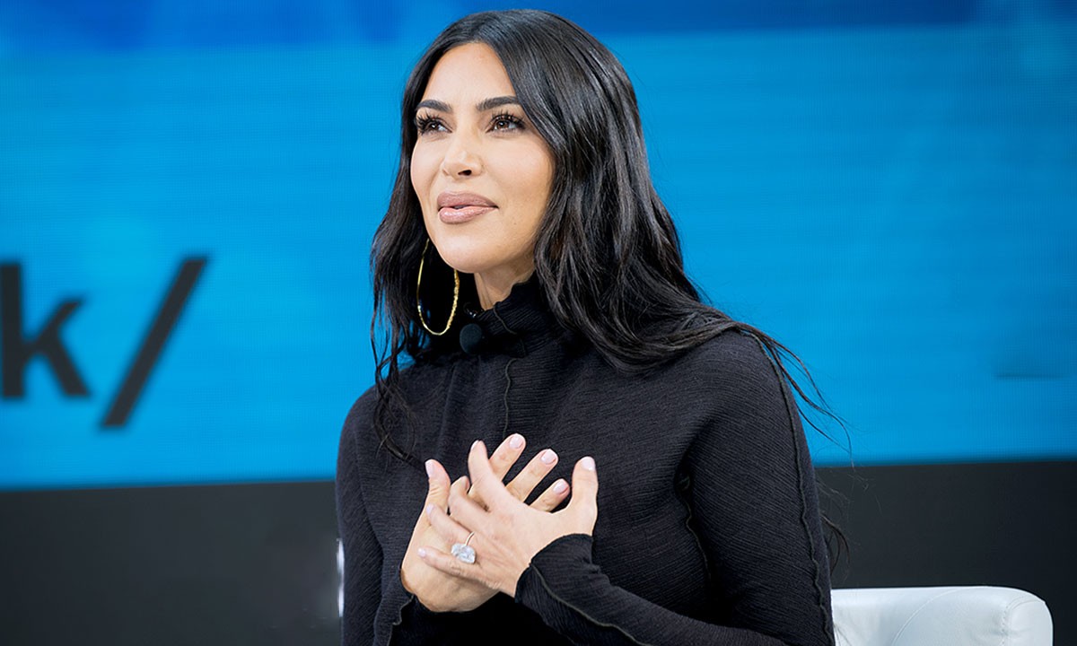 Kim Kardashian : son astuce pour manger les M&amp;M’s fait le buzz !