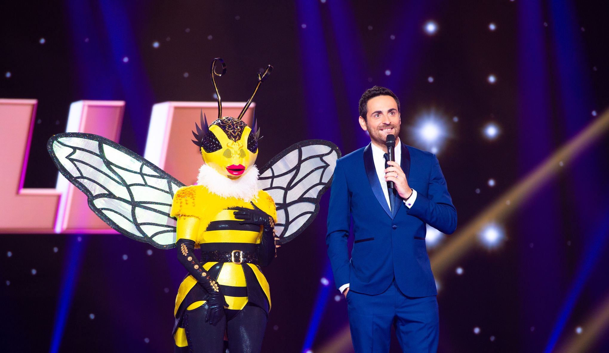 Mask Singer : le nom de certaines célébrités révélé ? Camille Combal voit rouge !