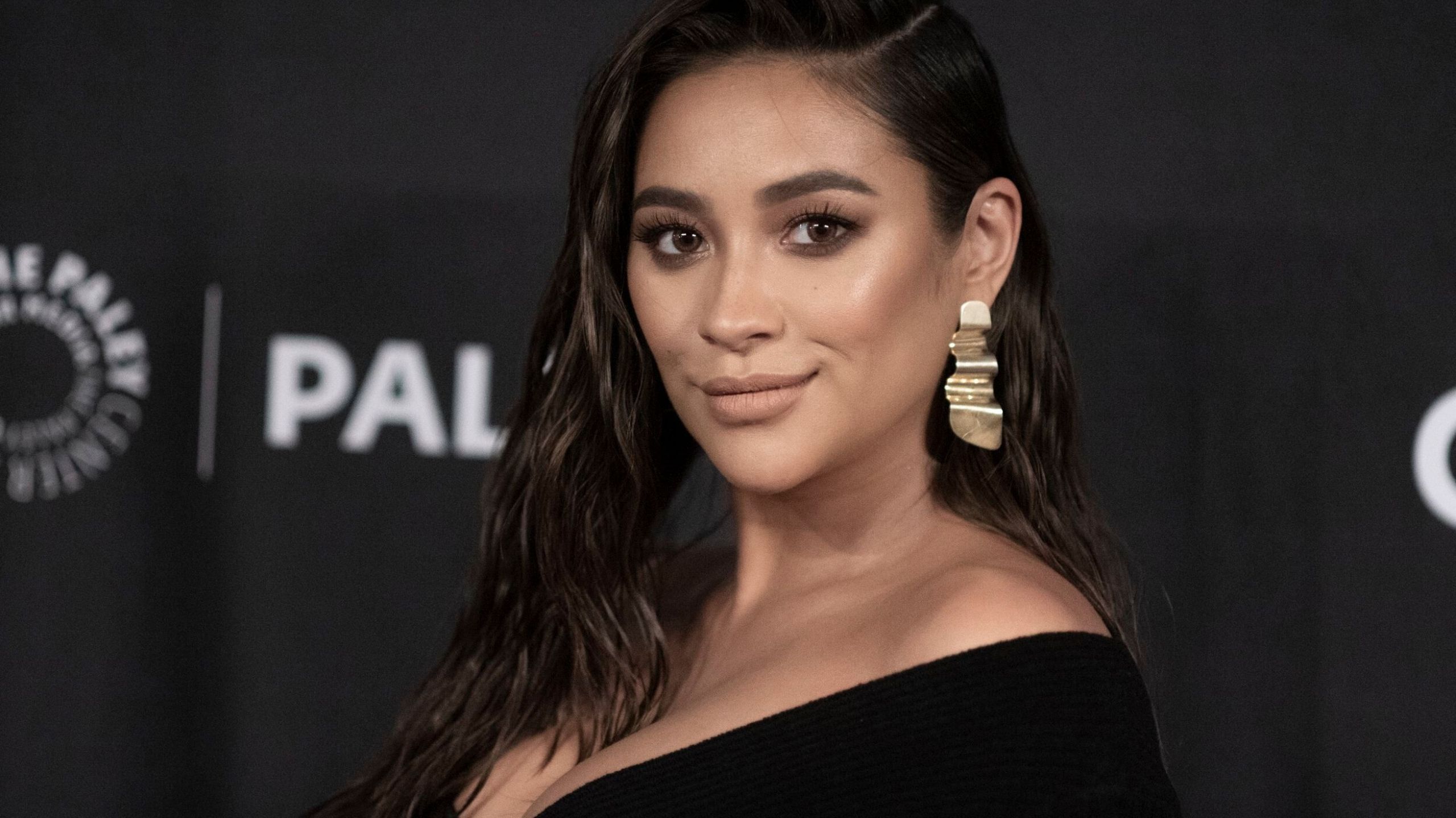 Shay Mitchell maman : Elle partage la première photo de sa fille