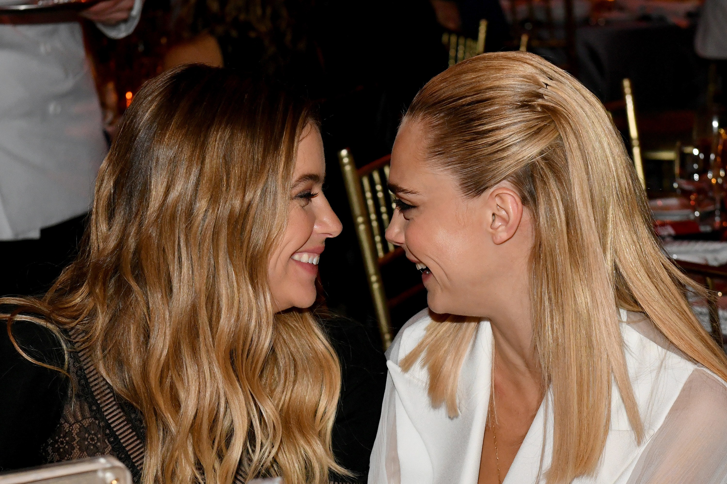 Cara Delevingne annonce sa rupture avec Ashley Benson, son compte piraté ?