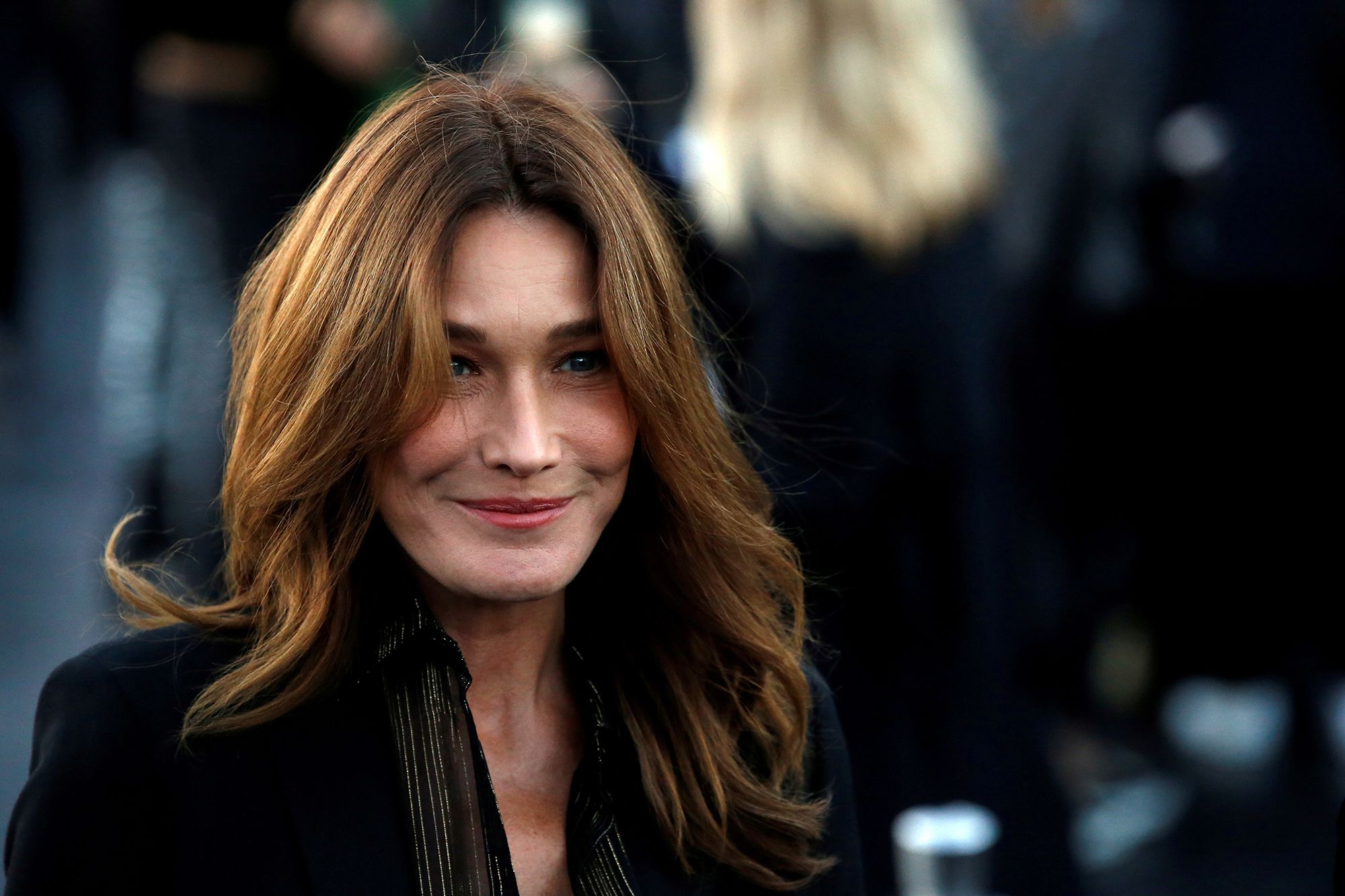 Carla Bruni : Cette époque où elle posait seins nus