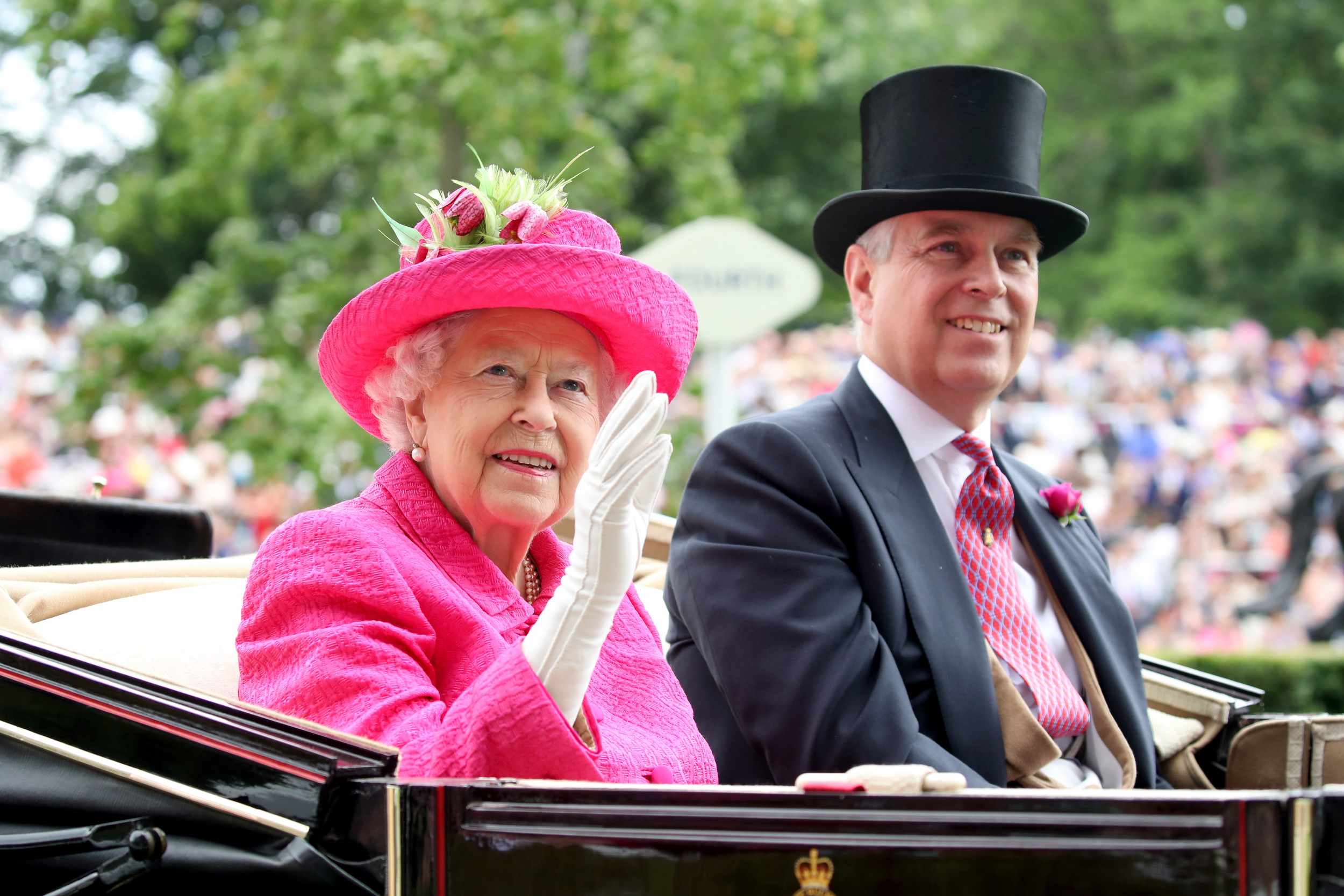 Le prince Andrew banni de la messe de Noël par la reine ?