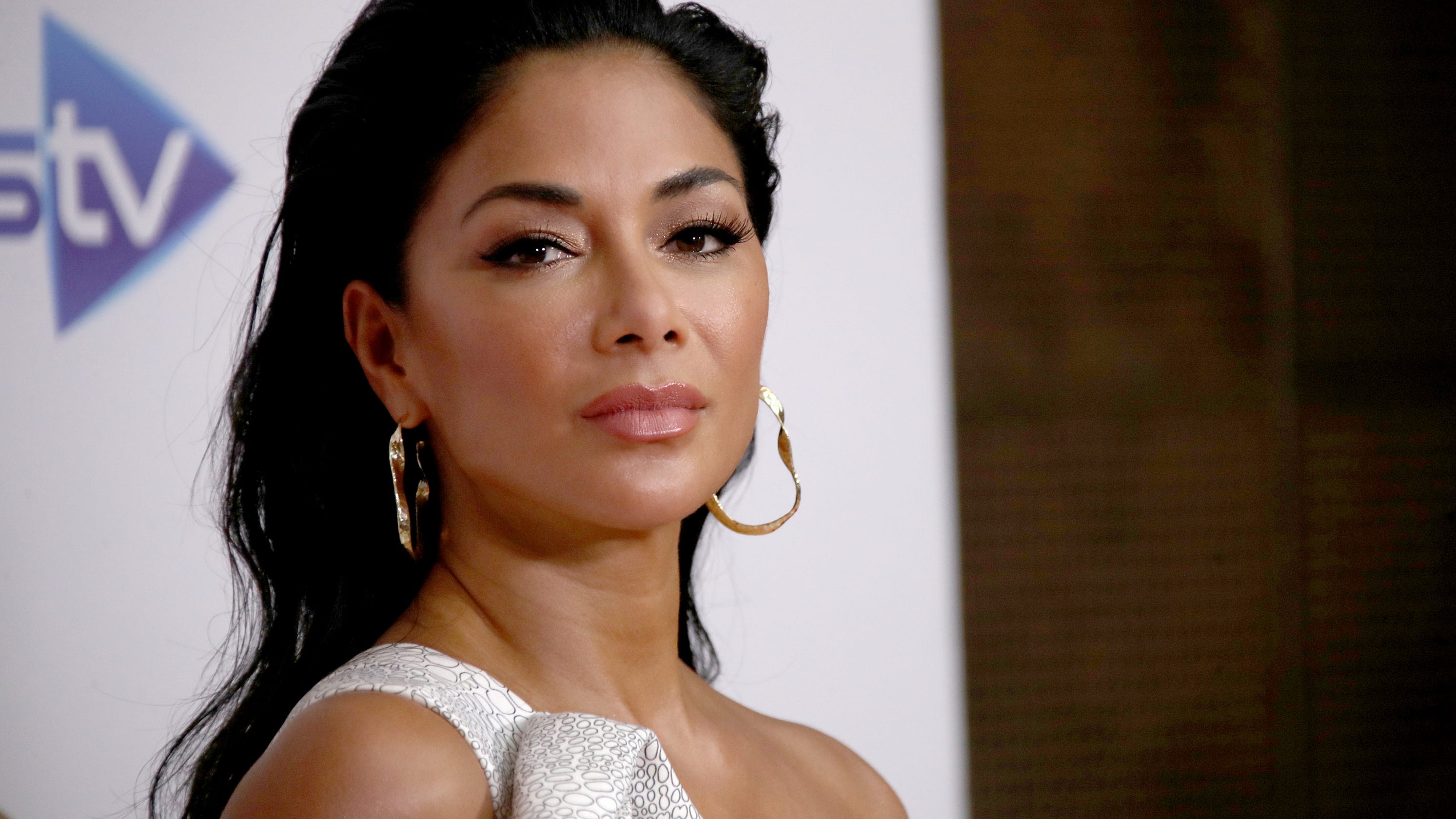 Nicole Scherzinger en couple ? Tendres baisers avec un candidat de X Factor