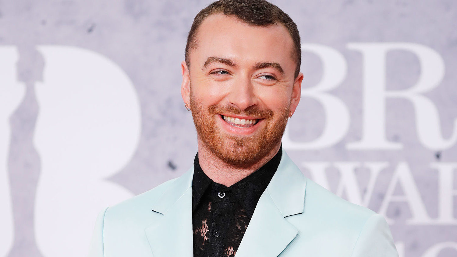 Sam Smith torse nu : Cette photo qu’il publie pour partager sa peur avant Noël