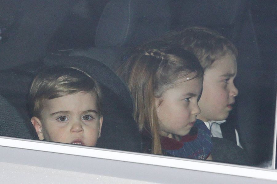 Kate Middleton et prince William accompagnés de leur adorable petite famille pour un repas de Noël