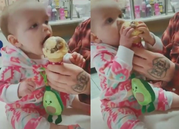 Ce bébé goûte pour la première fois une glace : Sa réaction est hilarante