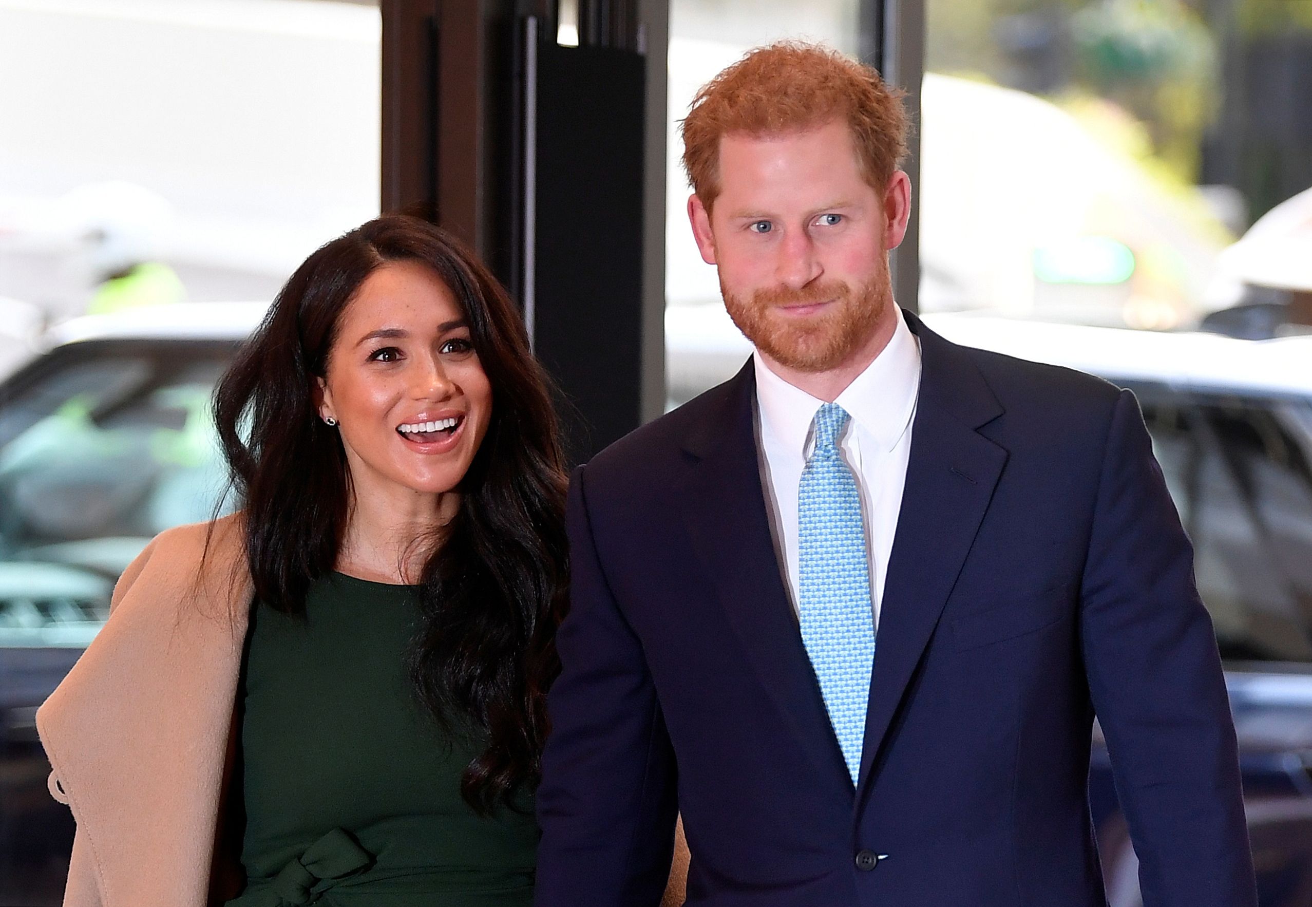 Coup de tonnerre : Meghan Markle et le prince Harry renoncent à leurs fonctions royales