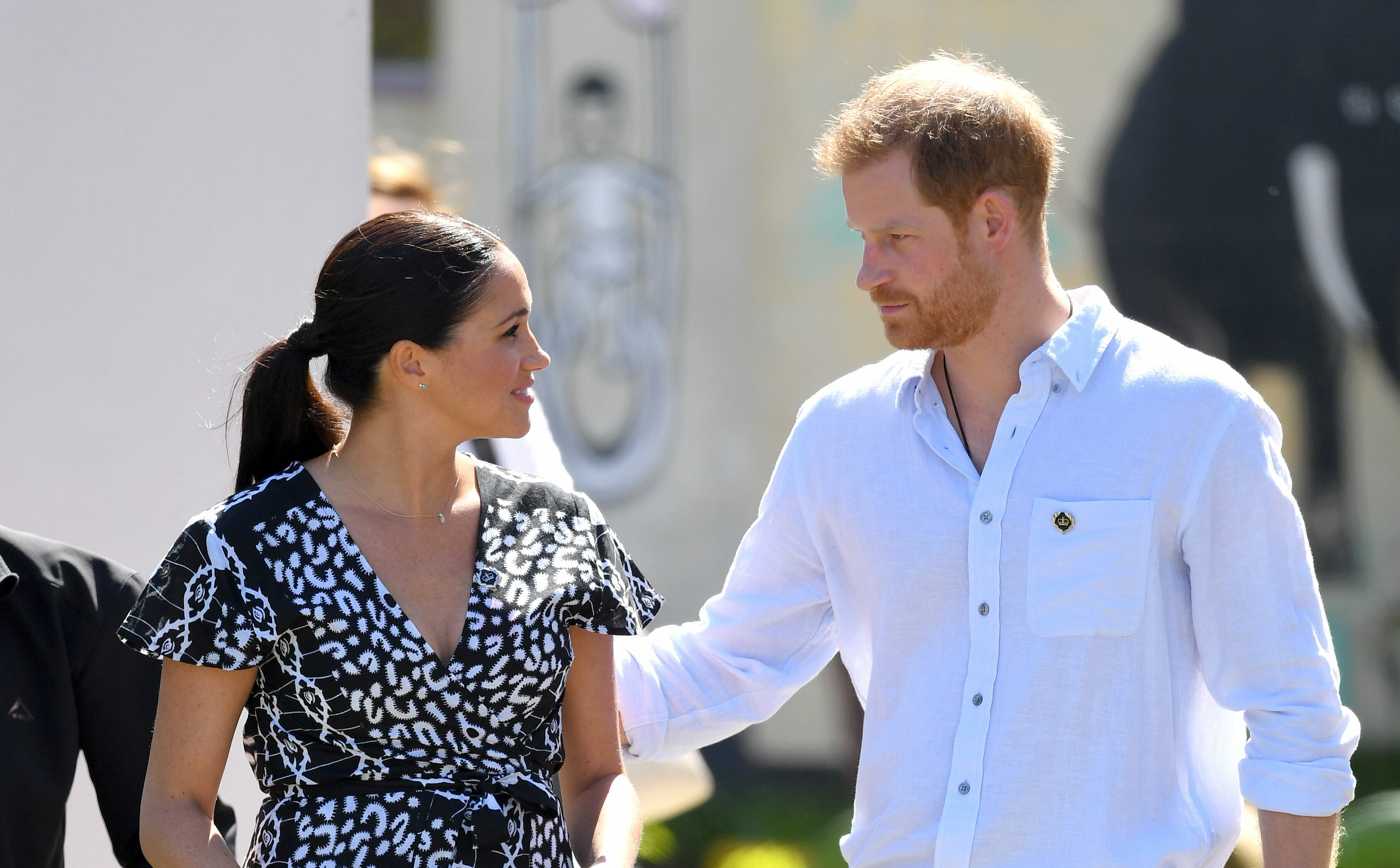 Désengagement royal de Harry et Meghan Markle : le couple se fait lyncher sur les réseaux sociaux
