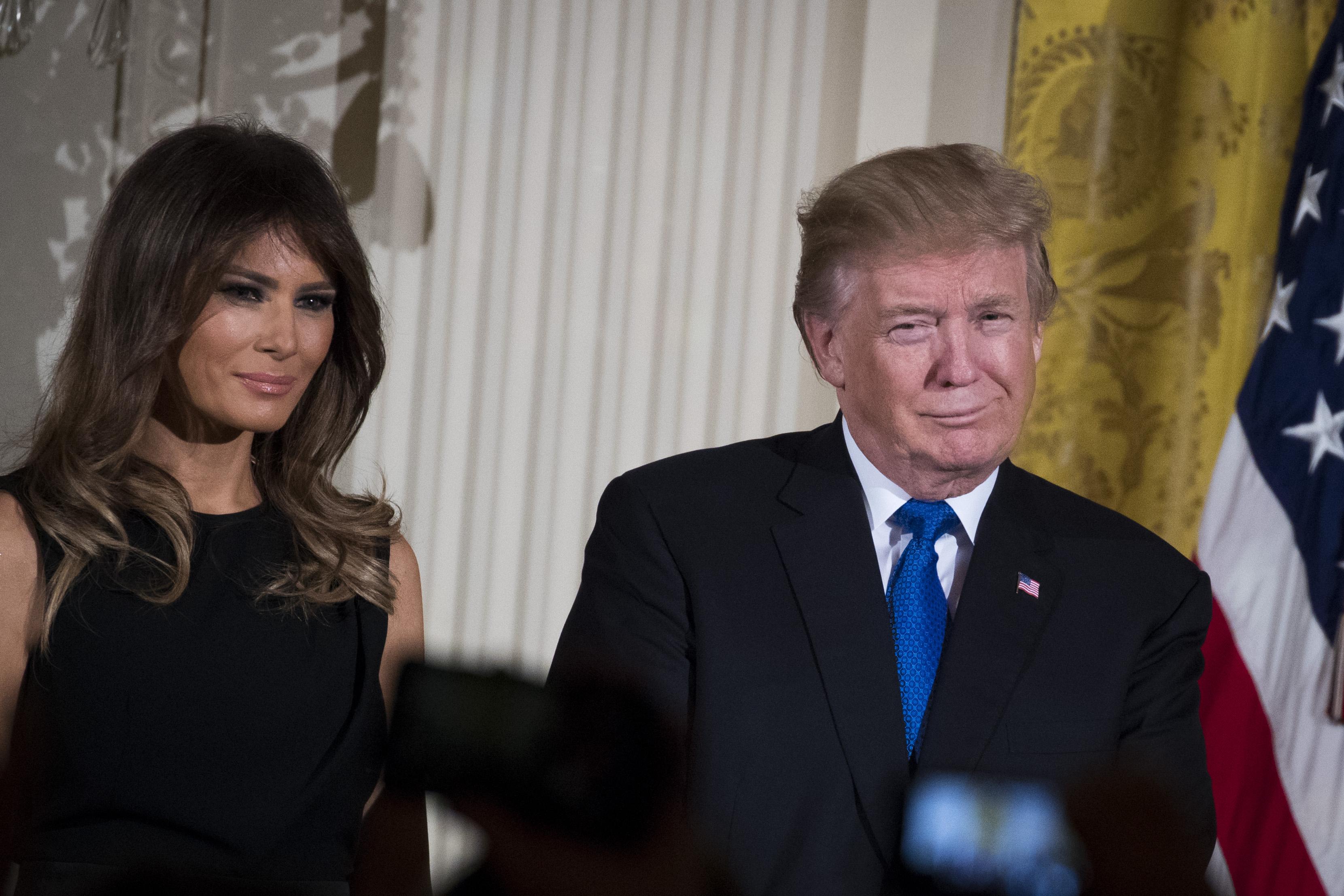 Donald Trump humilie (encore) Melania Trump en public