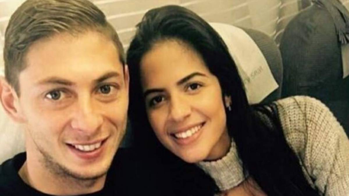 Emiliano Sala : l’ex-compagne du footballeur se confie sur sa disparition un an plus tôt