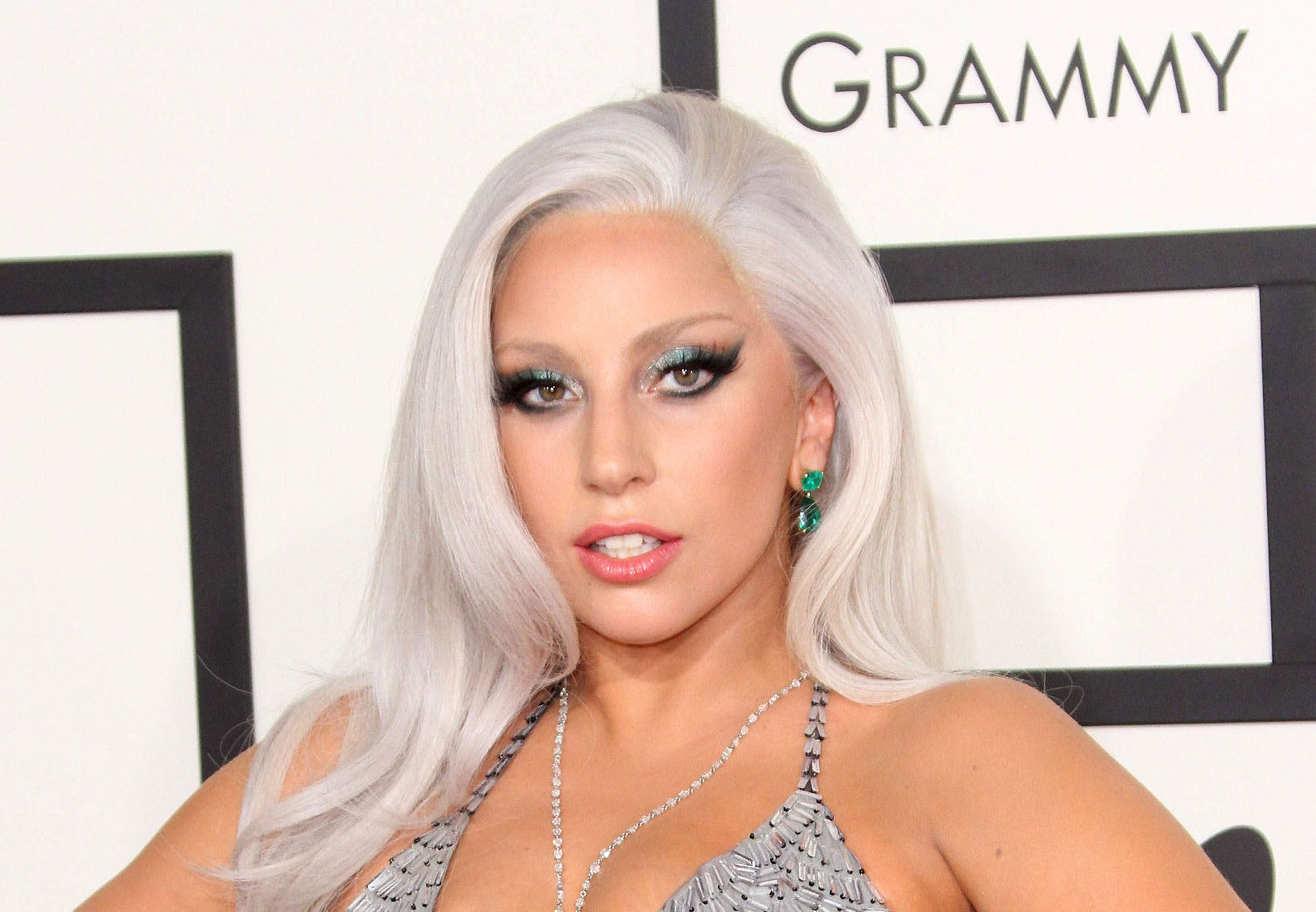 Lady Gaga : Qui est cet inconnu qu'elle a embrassé au Nouvel An ?