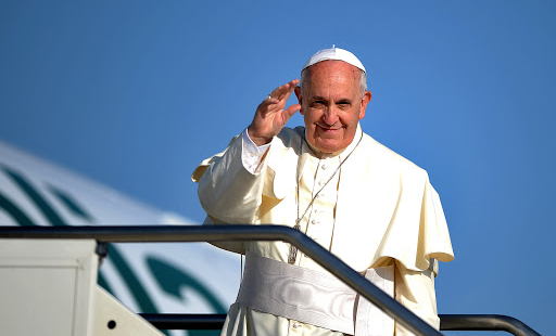 Le Pape François tape une fidèle :  Il revient sur ce geste qu’il regrette amèrement