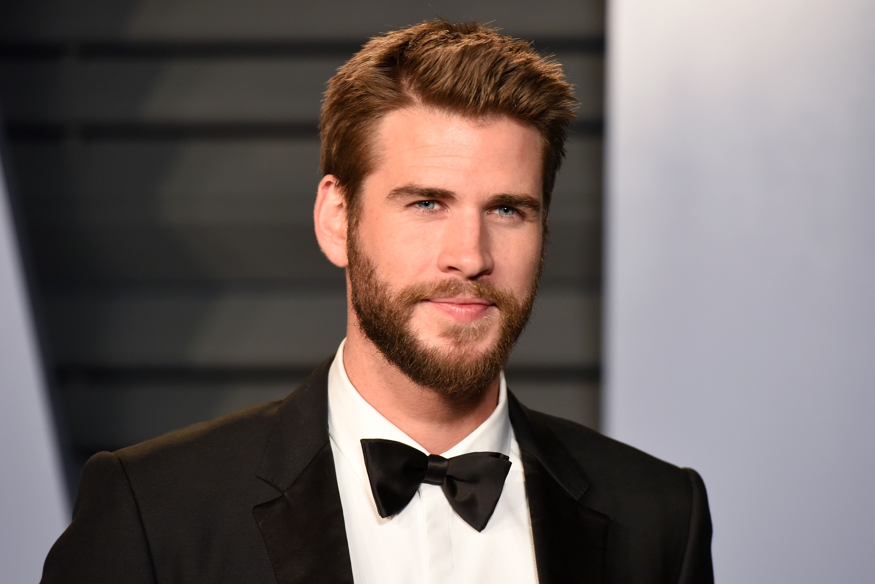 Liam Hemsworth : Les photos qui officialisent son couple avec Gabriella Brooks !