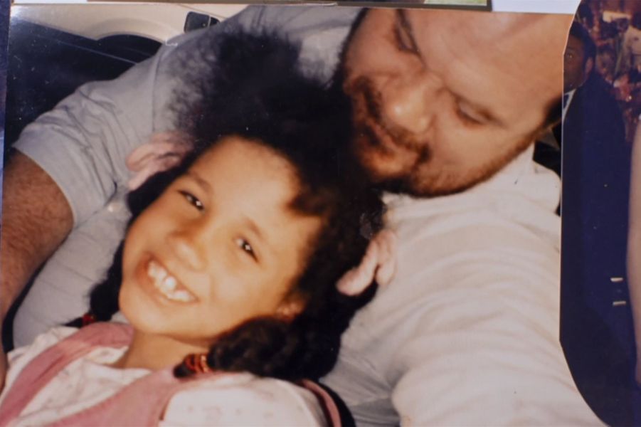  Meghan Markle et Thomas Markle @Image extraite du documentaire "Thomas Markle : My story" -