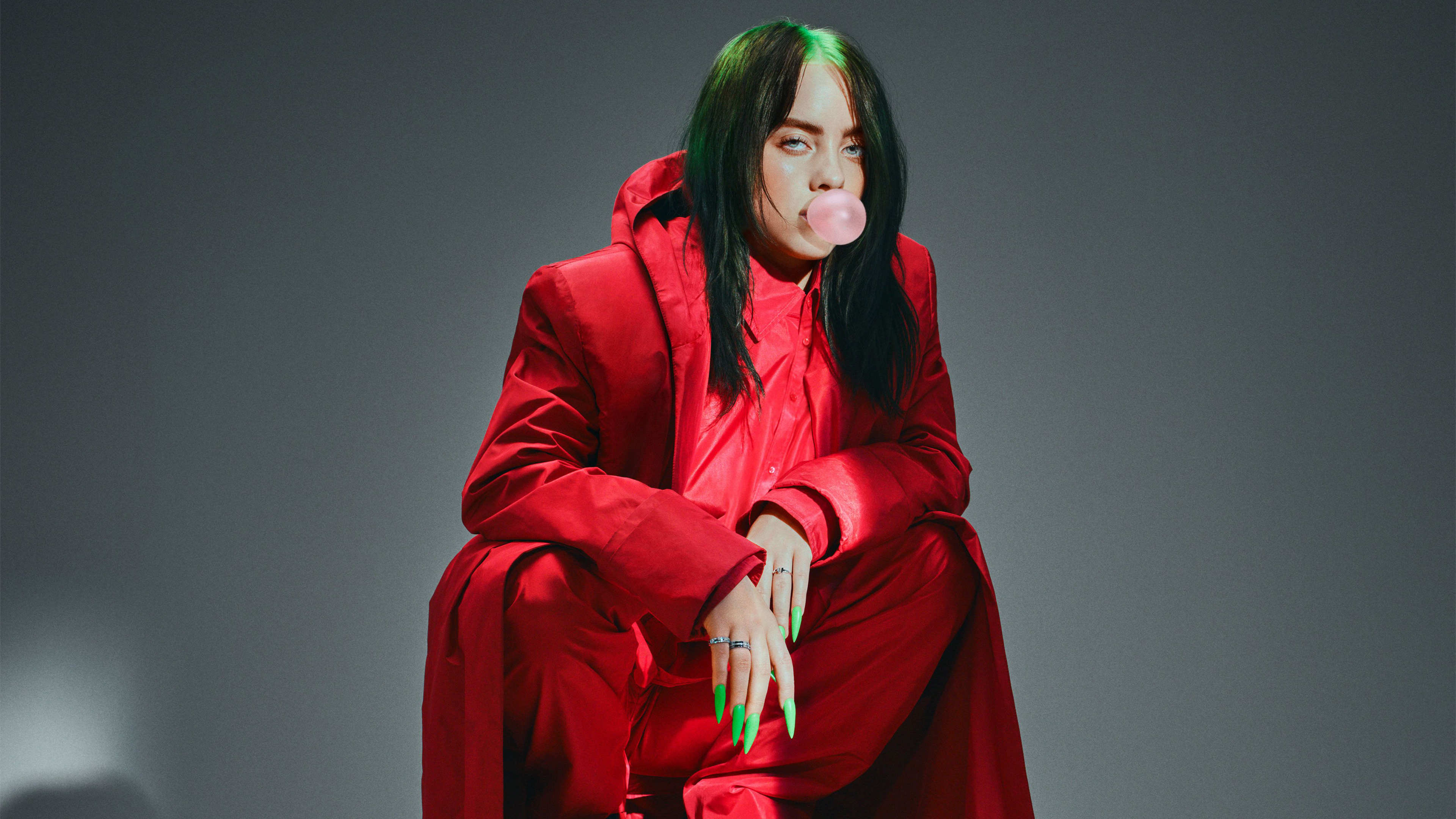 Billie Eilish dévoile les premières notes de la chanson du prochain James Bond