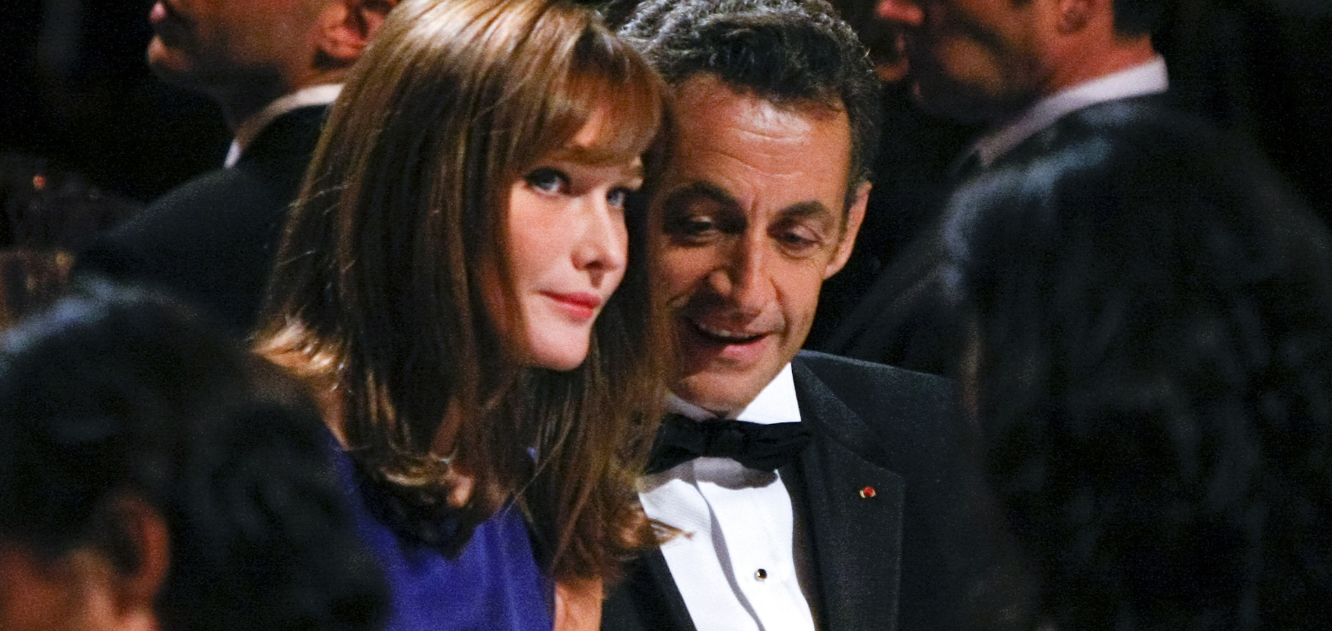 Carla Bruni et Nicolas Sarkozy en toute intimité à l'Elysée : Un proche balance une scène embarrassante