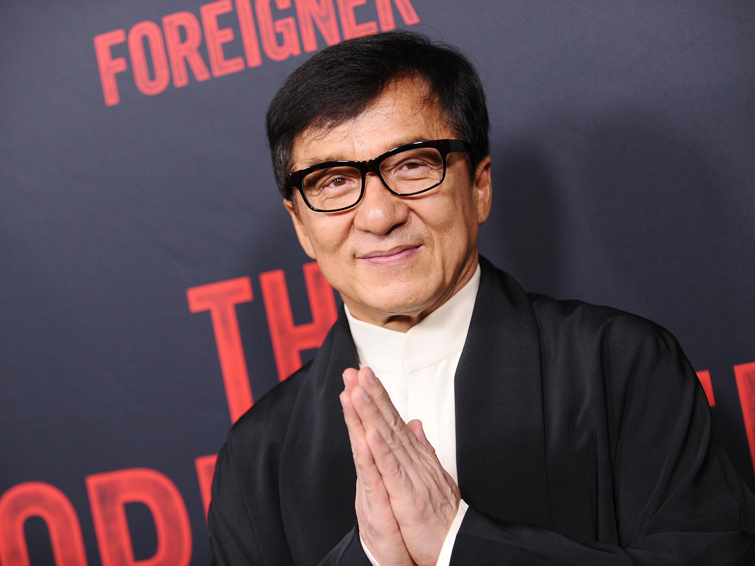 Jackie Chan promet une récompense à celui qui trouvera le vaccin contre le Coronavirus