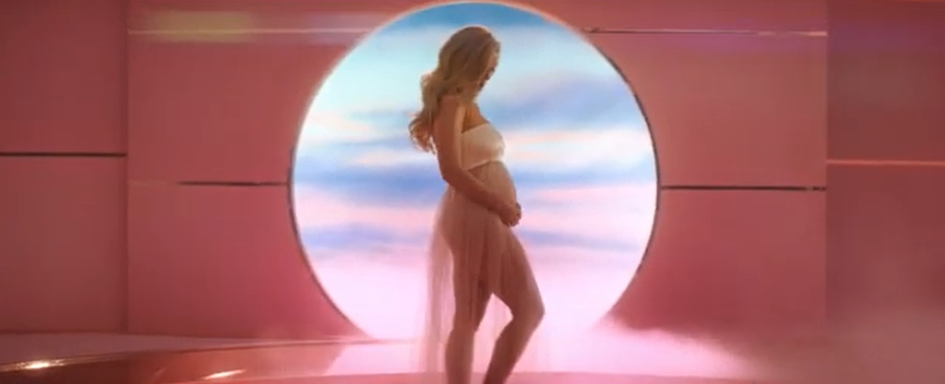 Katy Perry est enceinte de son premier enfant avec Orlando Bloom