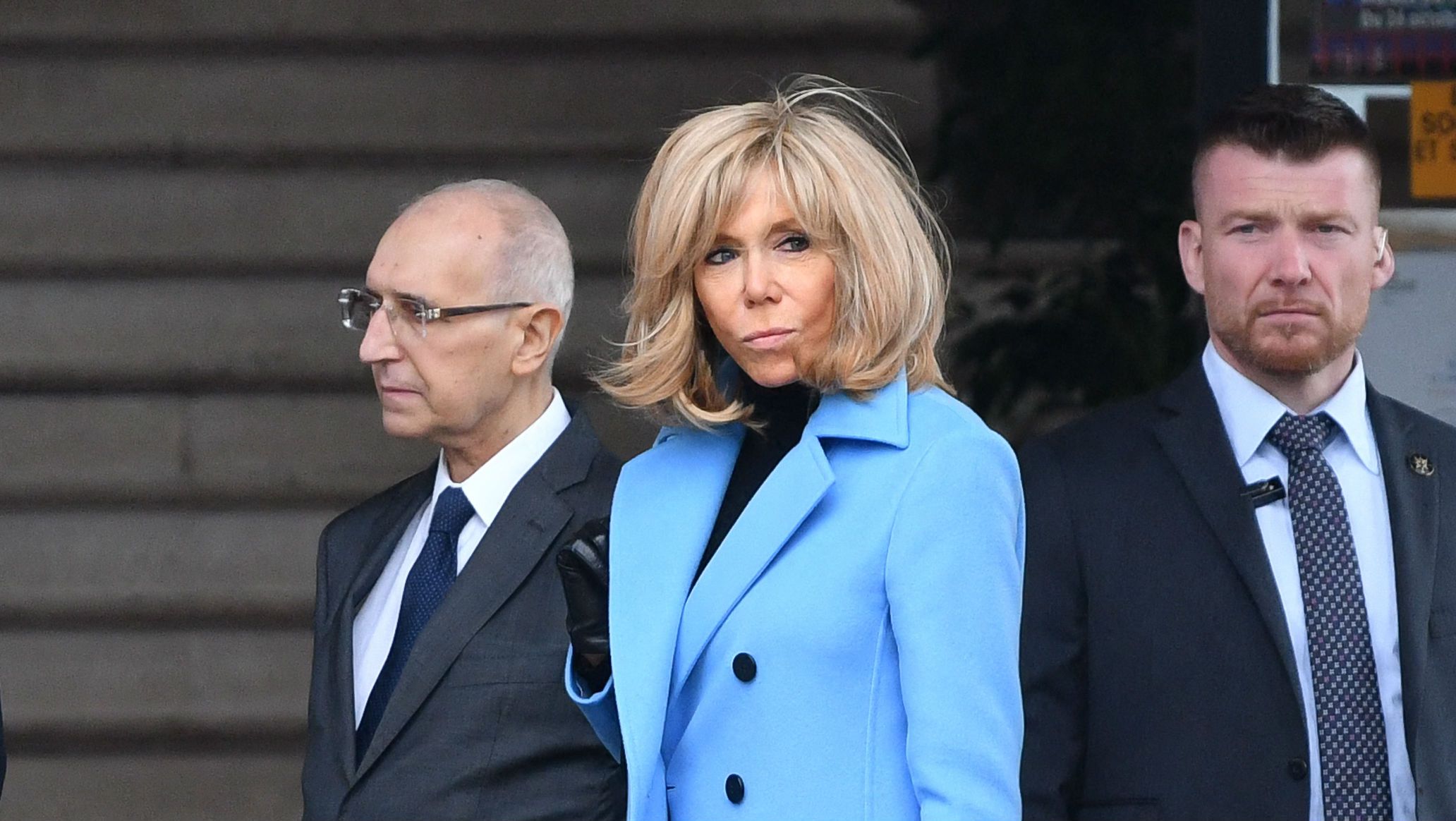 Confinement : Brigitte Macron accorde-t-elle des passe-droits à ses proches ?