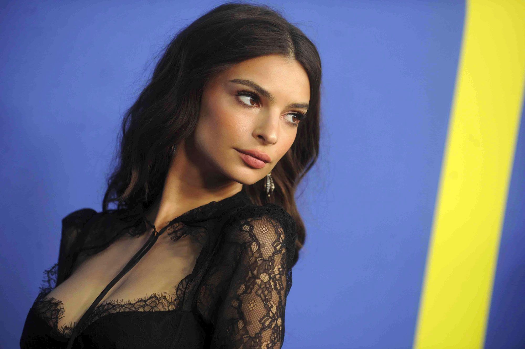 Emily Ratajkowski : elle réchauffe ses fans durant le confinement