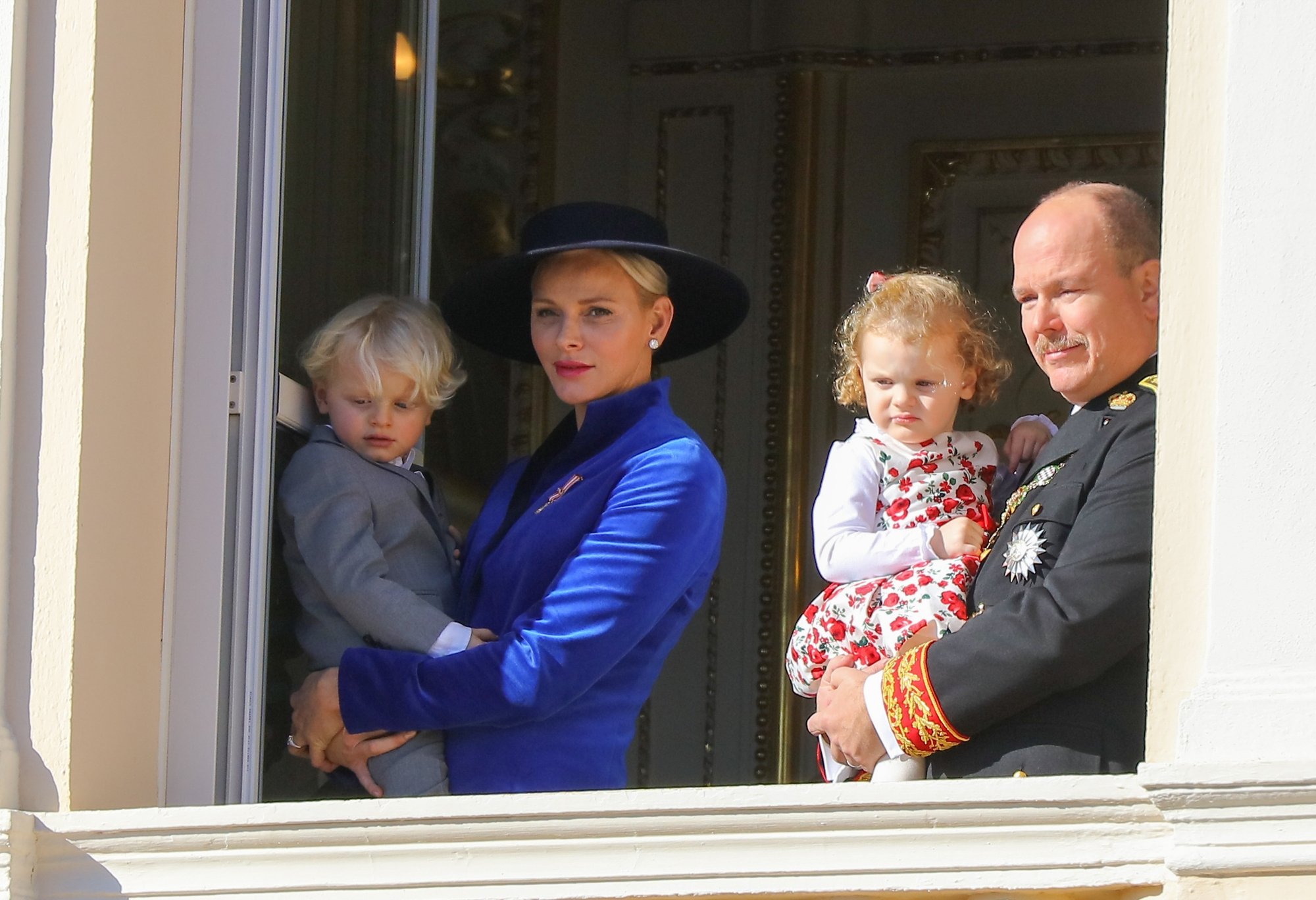 Le prince Albert II testé positif au coronavirus : Qu'en est-il de Charlène de Monaco et de ses jumeaux ?