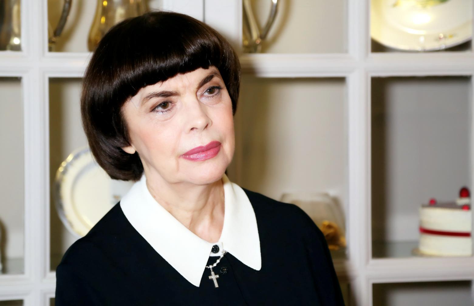 Mireille Mathieu confinée : Cette tradition qu’elle n’a pas pu honorer