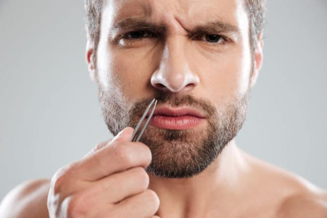 Un homme se coince des aimants dans le nez en inventant un dispositif anti coronavirus