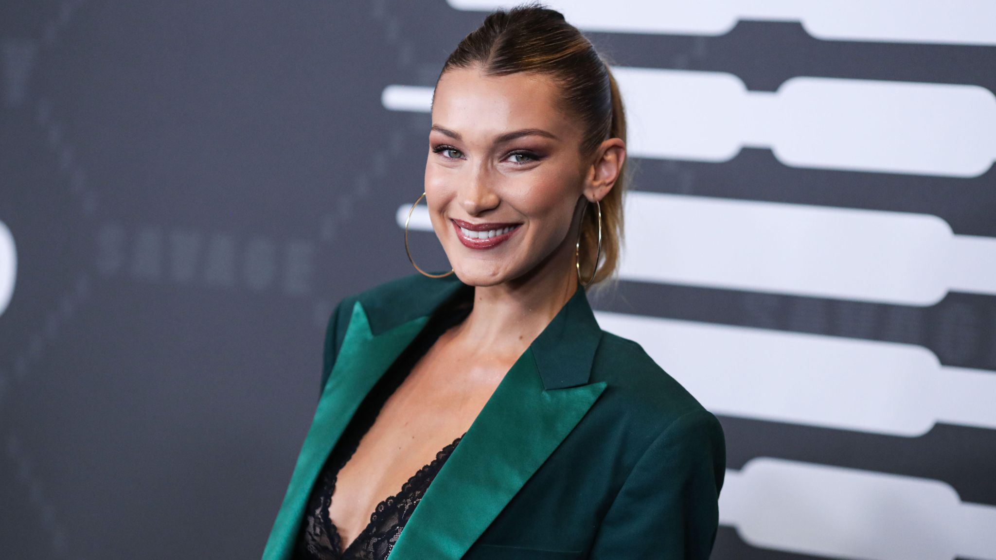 Bella Hadid : Nouvelle coupe et shooting par Facetime, le mannequin ose tout !