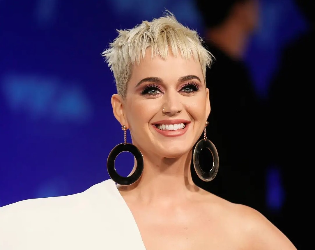 Katy Perry enceinte : Déguisée pour Pâques, elle dévoile son costume !