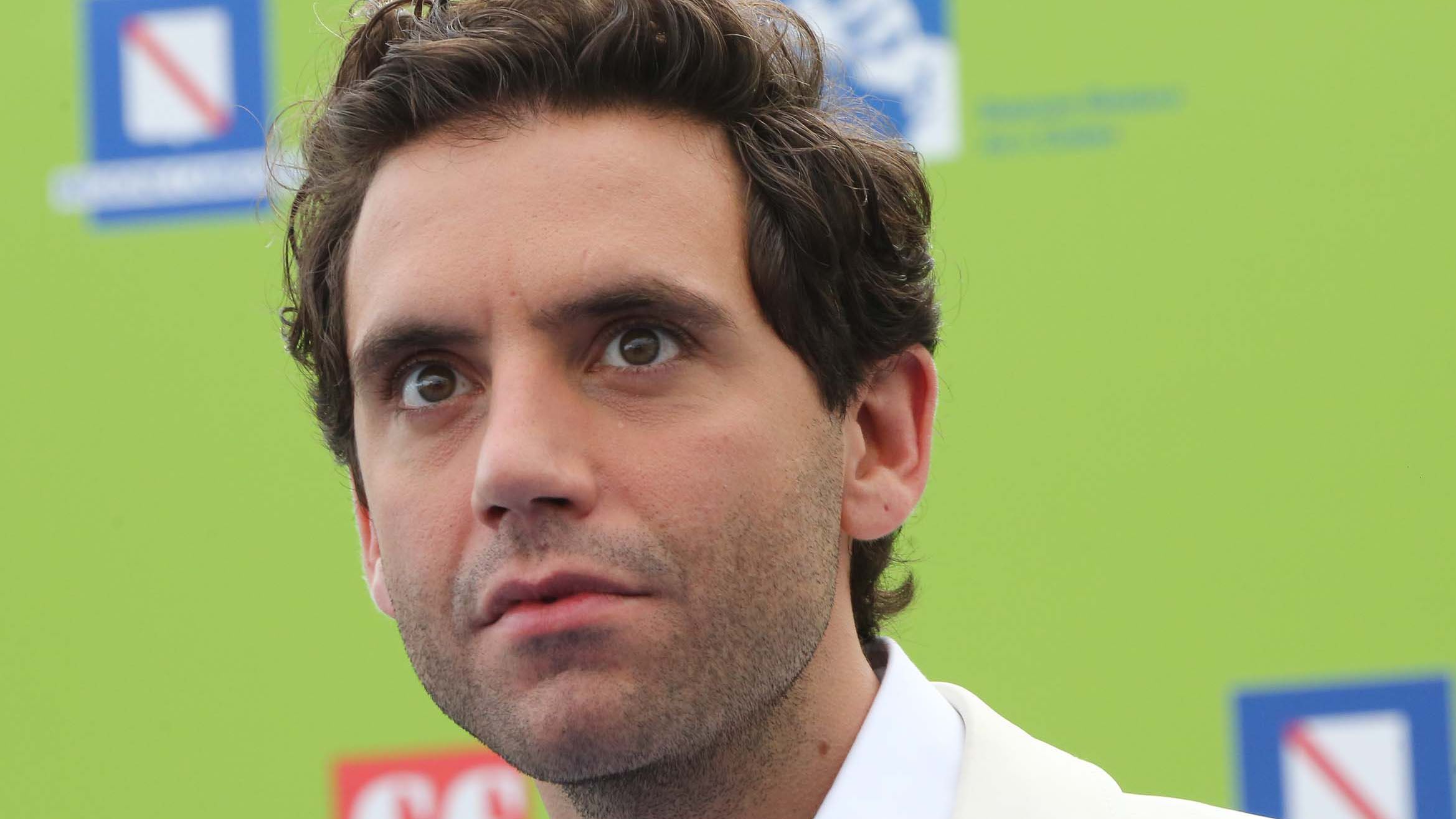 Mika inquiet pour sa mère touchée par le coronavirus : "On nous a dit de nous préparer au pire"