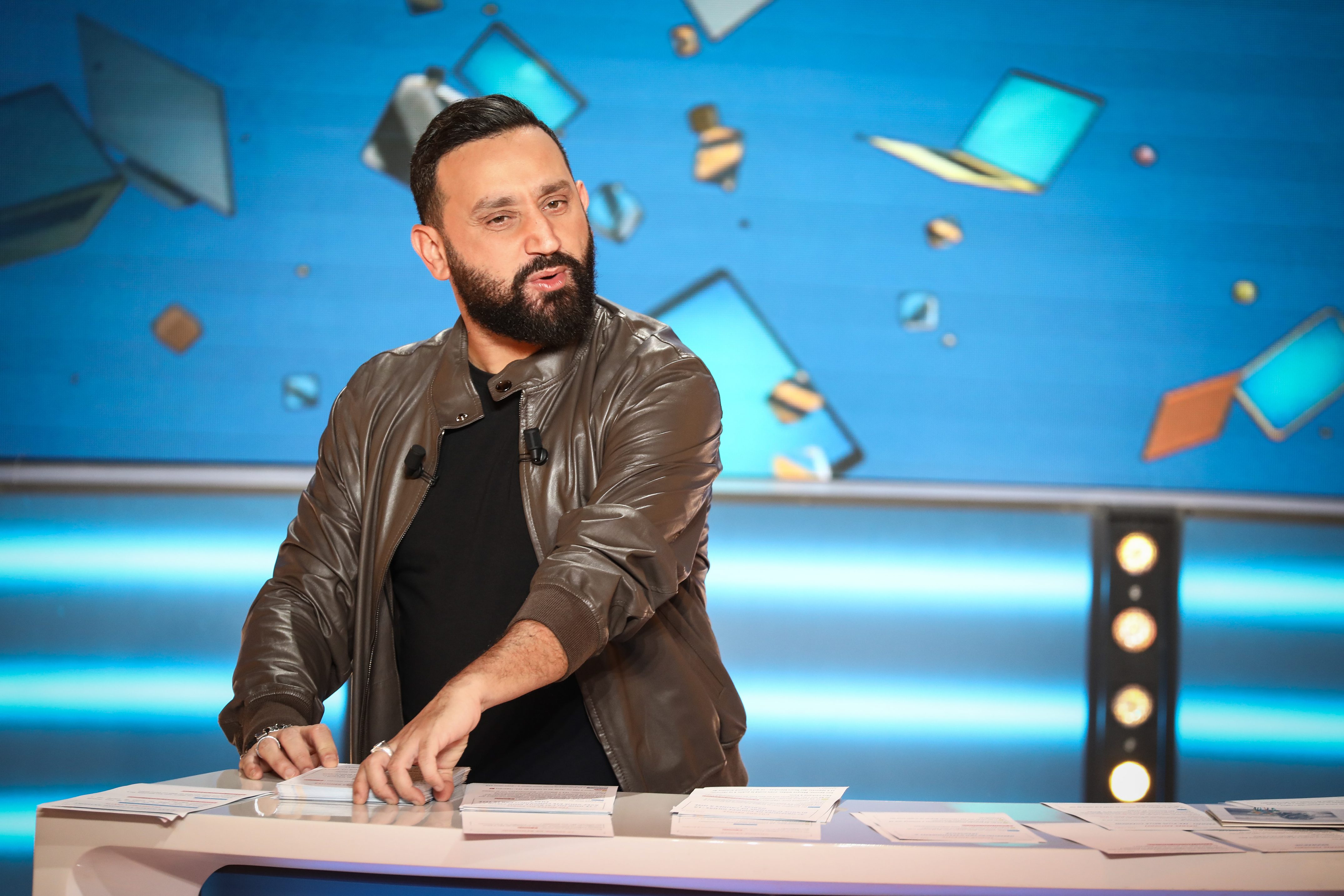 TPMP : Cyril Hanouna annonce l’arrivée d’un chroniqueur "très beau gosse"