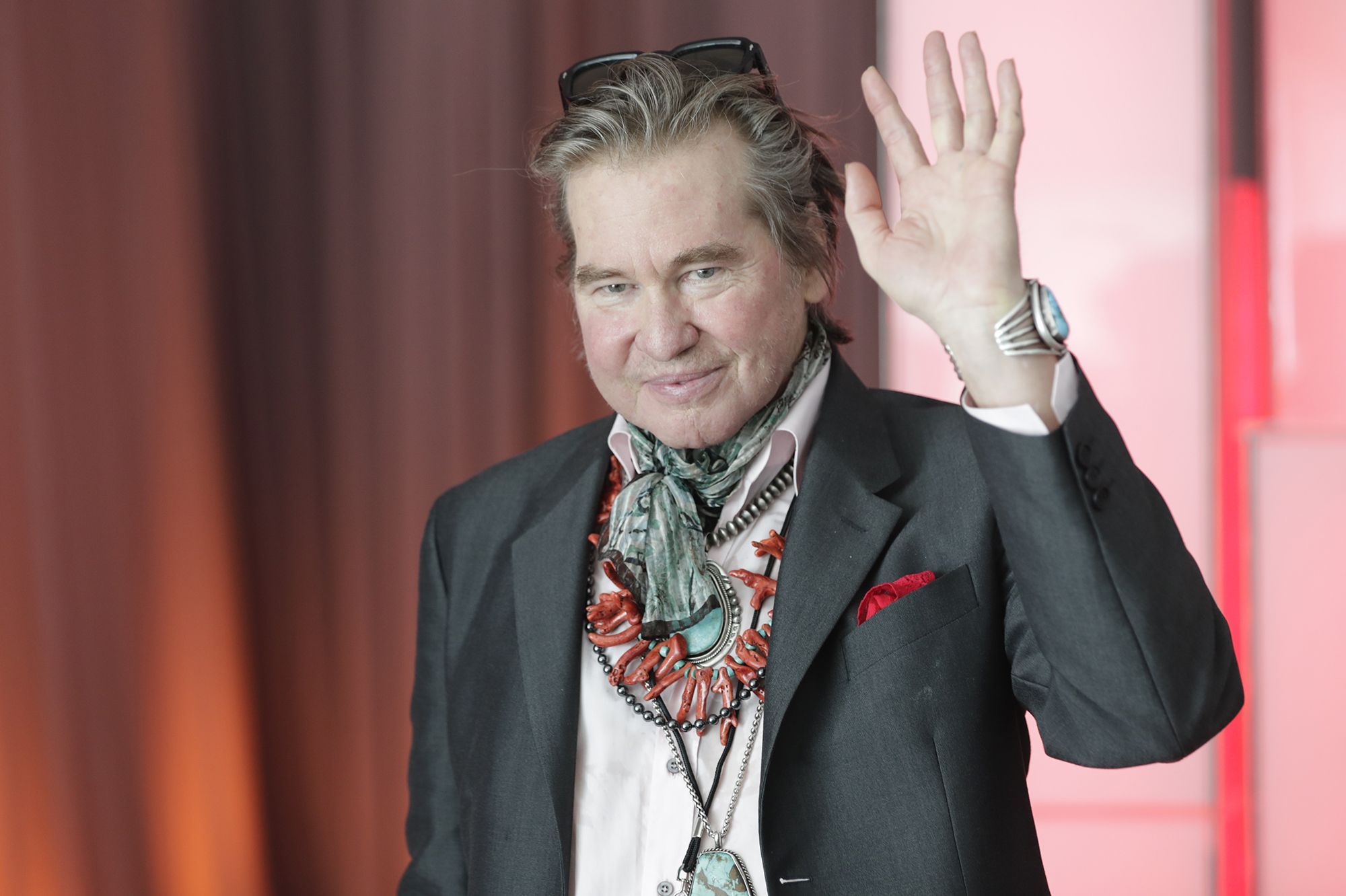 Val Kilmer atteint d’un cancer de la gorge : Le comédien a perdu sa voix