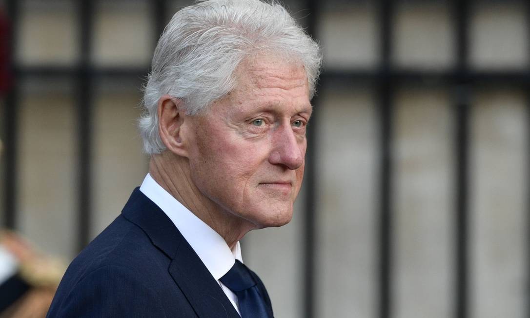 Affaire Epstein : Bill Clinton en mauvaise posture ? Ghislaine Maxwell pourrait tout dévoiler !