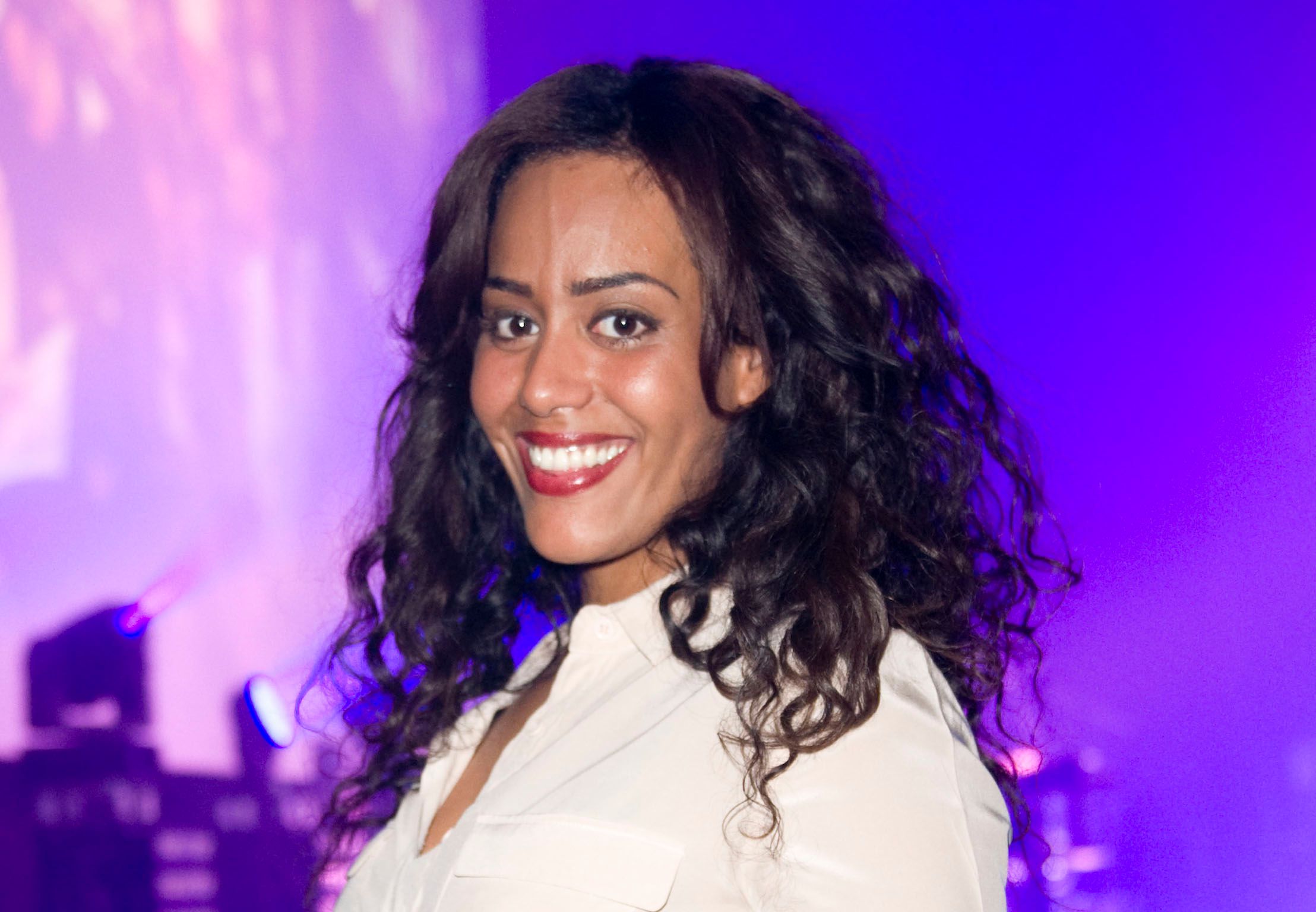 Amel Bent publie un rare cliché de sa famille au complet