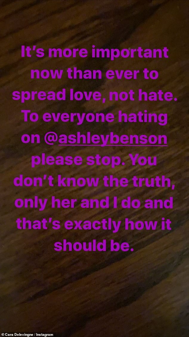 Ashley Benson critiquée : Son ex Cara Delevingne prend sa défense !