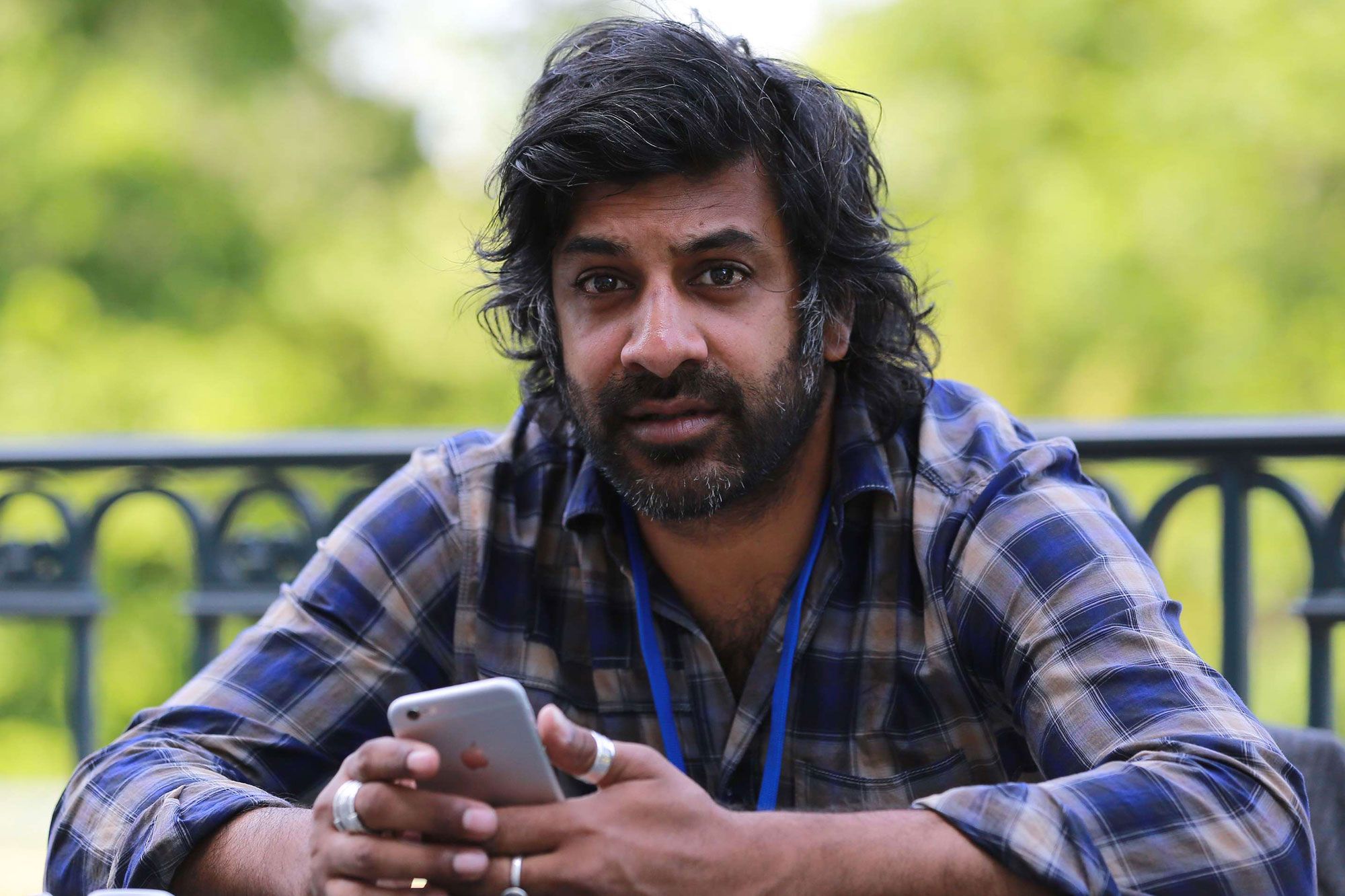 Coronavirus : Vikash Dhorasoo crée la polémique avec ses propos sur le confinement