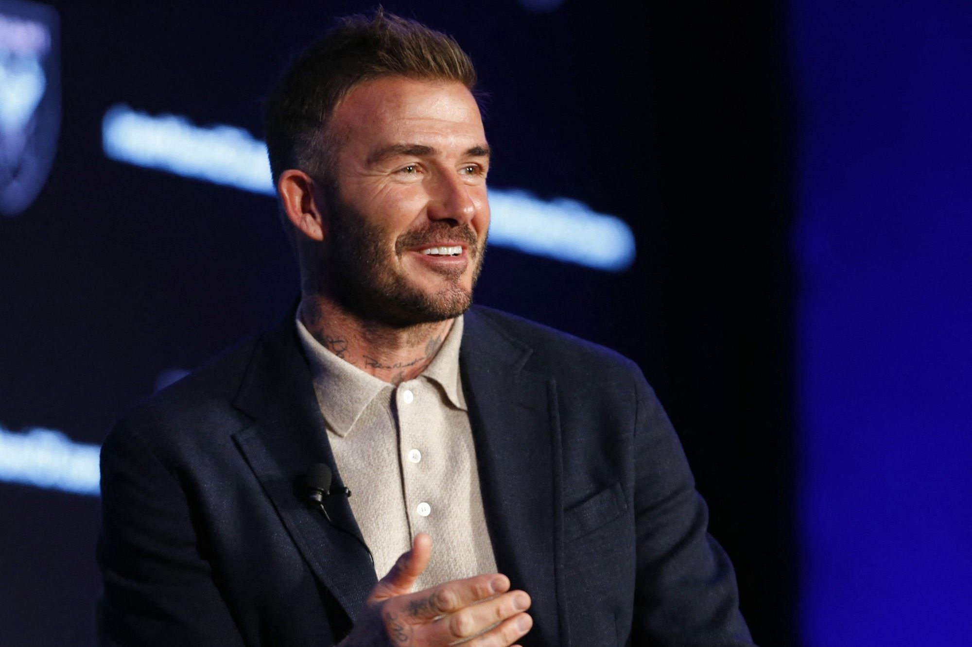 David Beckham : L'ancien footballeur a-t-il eu recours à des implants ?