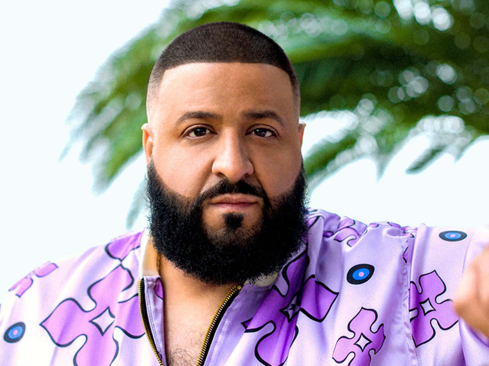 DJ Khaled : Son incroyable réaction face à une fan qui twerke devant lui !