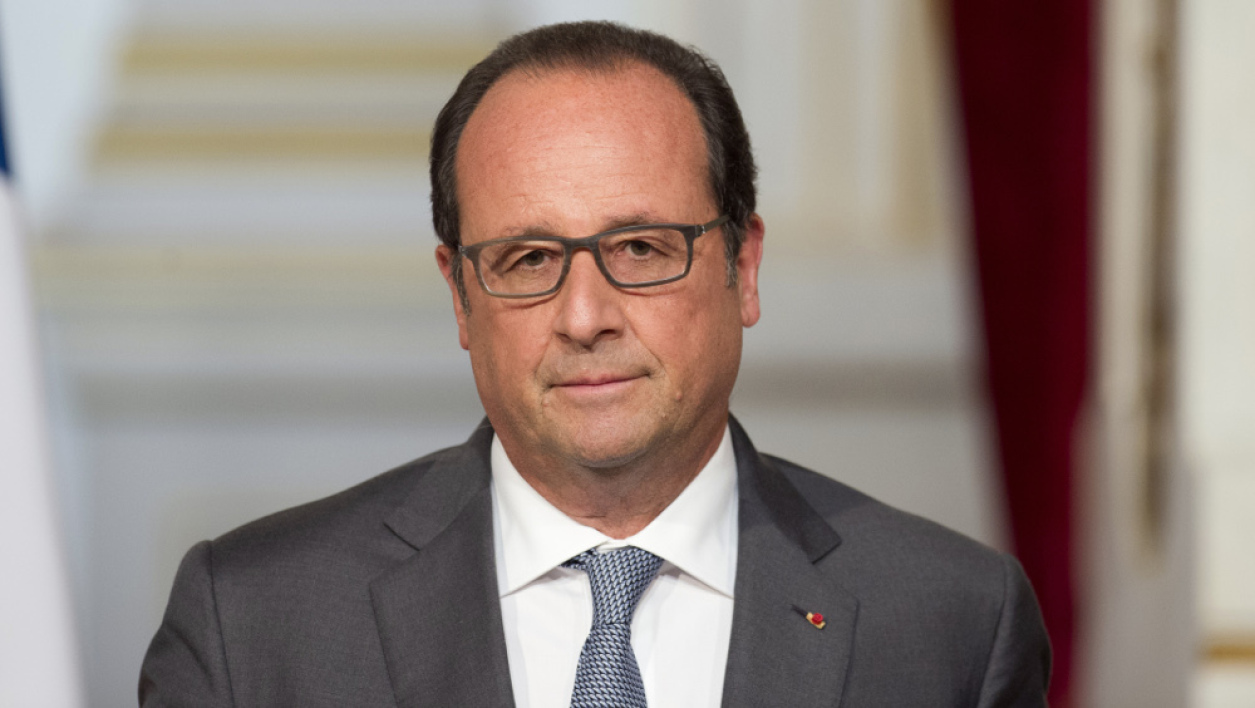 François Hollande évoque la mort de son père en plein confinement : &quot;Nous sommes tous vulnérables&quot;