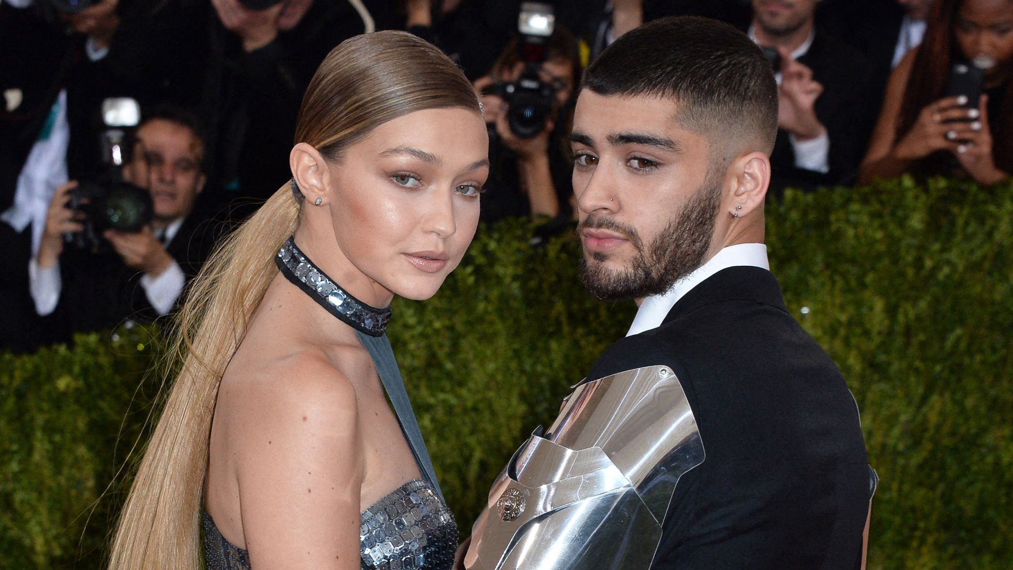 Gigi Hadid enceinte et déjà mariée à Zayn Malik ? Cet indice sème le doute !