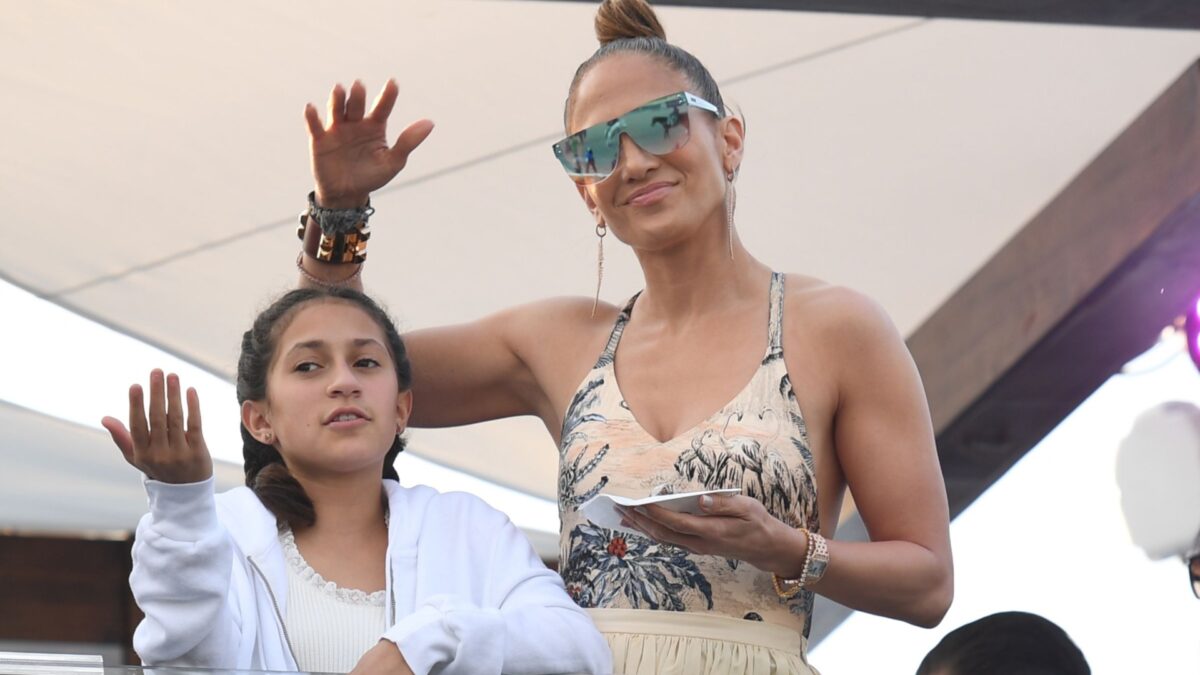 Jennifer Lopez : Fière de sa fille, Emme Muñiz, qui sort son premier livre à 12 ans !