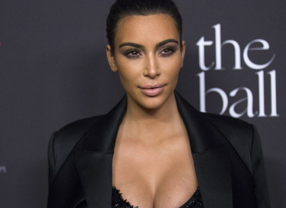 Kim Kardashian torride en cuissardes : Les internautes exaspérés par son nouveau look