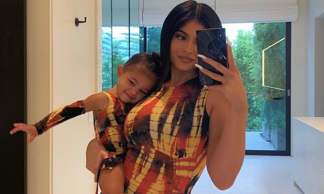 Kylie Jenner : sa fille Stormi change de style, les fans totalement conquis !