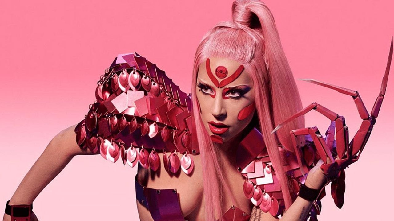 Lady Gaga annonce la nouvelle date de sortie de son album Chromatica !